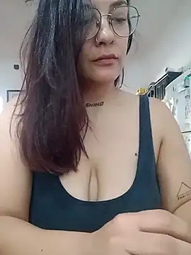 Snapshot of kuramaqueen chatting on February 10, 6:51 pm kuramaqueen online show from February 10, 6:51 pm