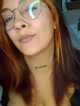 Snapshot of kuramaqueen chatting on June 17, 4:01 am kuramaqueen online show from June 17, 4:01 am