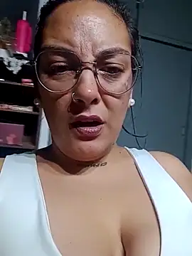 Snapshot of kuramaqueen chatting on February 20, 6:26 am kuramaqueen online show from February 20, 6:26 am