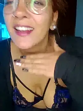 Snapshot of kuramaqueen chatting on June 6, 3:23 am kuramaqueen online show from June 6, 3:23 am