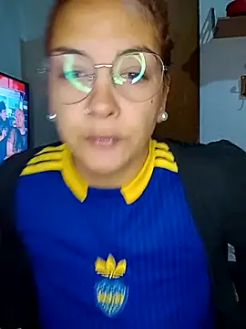 kuramaqueen online show from May 20, 3:25 am