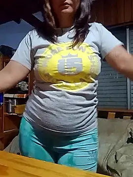 kuramaqueen online show from April 11, 2:30 am