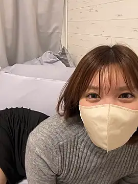 Snapshot of _3_mNm_3_ chatting on February 24, 3:57 pm 3 mNm 3 online show from February 24, 3:57 pm