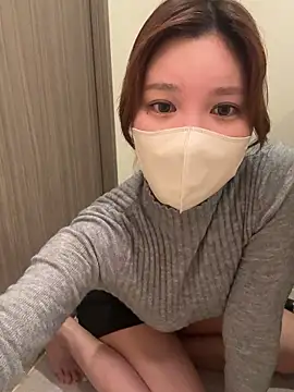 Snapshot of _3_mNm_3_ chatting on February 28, 11:37 pm 3 mNm 3 online show from February 28, 11:37 pm