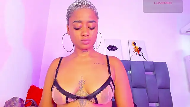 AgathaBladde online show from May 24, 2:44 am