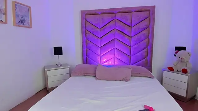 Zoe Banx online show from April 17, 5:43 am