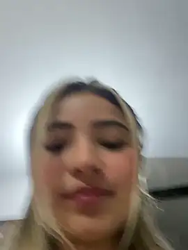 Snapshot of sweetlove- chatting on May 7, 7:23 am sweetlove- online show from May 7, 7:23 am