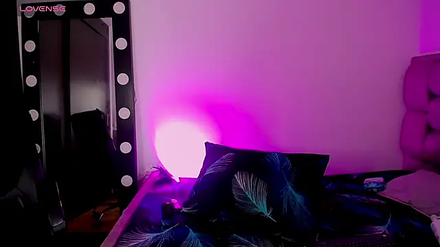 Snapshot of Silvanarouse chatting on July 2, 12:22 am Silvanarouse online show from July 2, 12:22 am