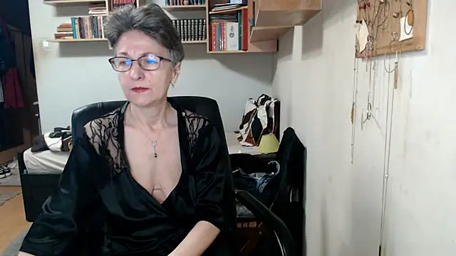 katemodel online show from October 21, 7:30 am