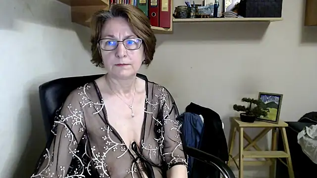 Snapshot of katemodel chatting on June 9, 6:36 am katemodel online show from June 9, 6:36 am