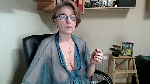 katemodel online show from April 26, 6:43 am
