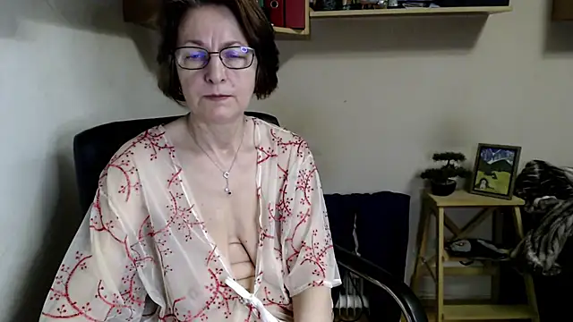 Snapshot of katemodel chatting on June 21, 6:19 am katemodel online show from June 21, 6:19 am