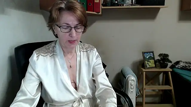 katemodel online show from March 28, 7:31 am