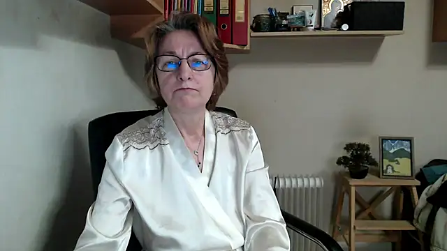 katemodel online show from April 23, 6:42 am