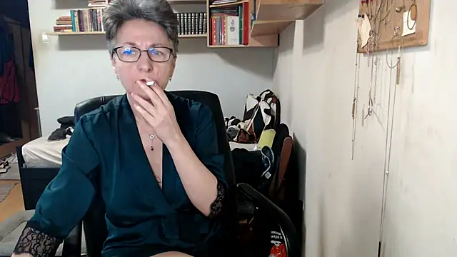 katemodel online show from October 24, 6:45 am