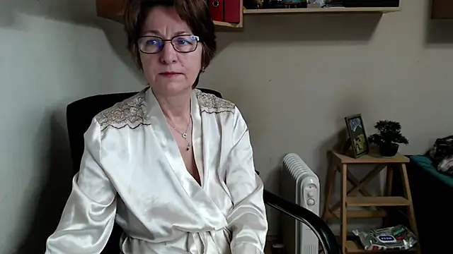 katemodel online show from February 18, 7:49 am