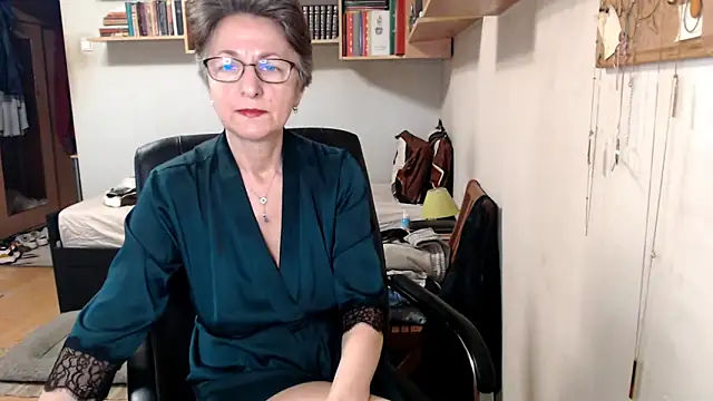 Snapshot of katemodel chatting on September 28, 6:42 am katemodel online show from September 28, 6:42 am