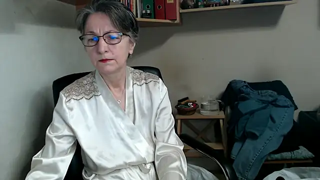 katemodel online show from December 17, 7:46 am