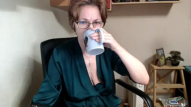 katemodel online show from February 15, 7:42 am