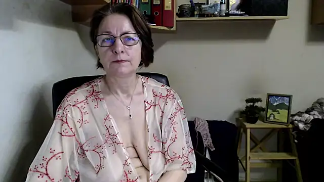 Snapshot of katemodel chatting on June 28, 4:30 am katemodel online show from June 28, 4:30 am