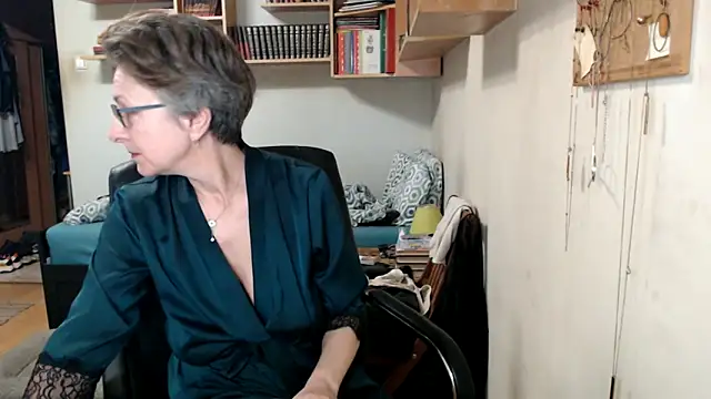 Snapshot of katemodel chatting on September 17, 6:26 am katemodel online show from September 17, 6:26 am