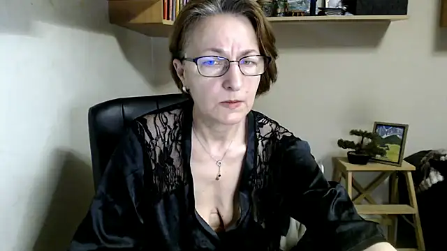 Snapshot of katemodel chatting on June 12, 6:44 am katemodel online show from June 12, 6:44 am