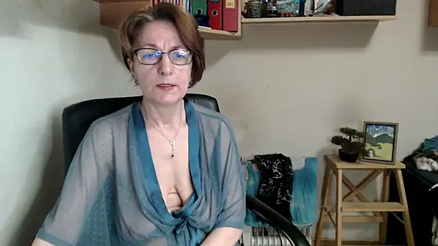 katemodel online show from May 21, 6:44 am