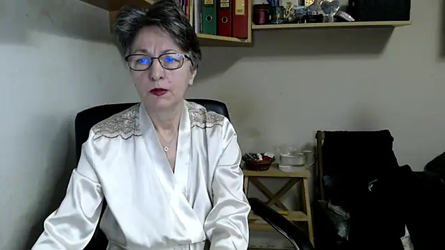 katemodel online show from November 30, 7:31 am