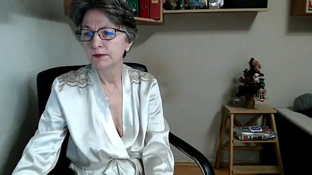 katemodel online show from December 21, 7:54 am