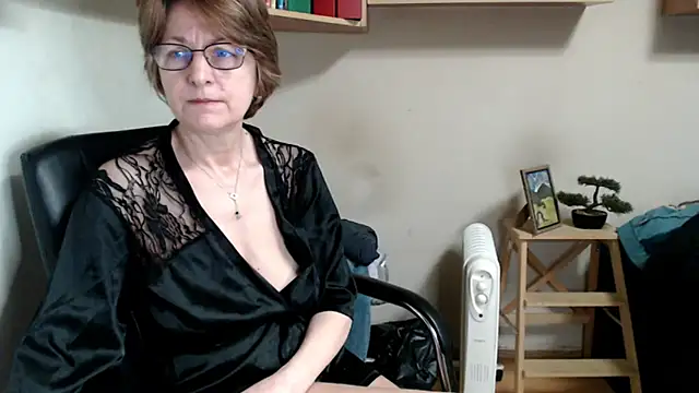 katemodel online show from March 12, 7:12 am