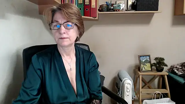 katemodel online show from March 20, 6:47 am