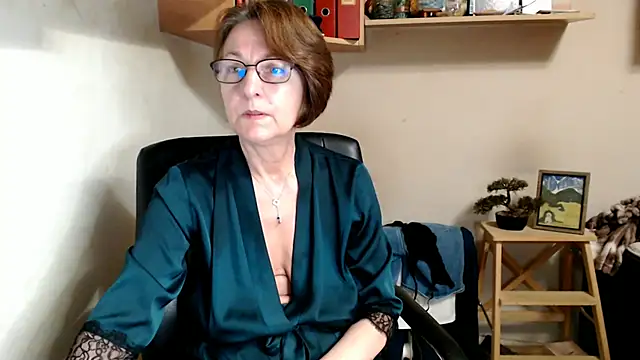 Snapshot of katemodel chatting on July 18, 5:16 am katemodel online show from July 18, 5:16 am
