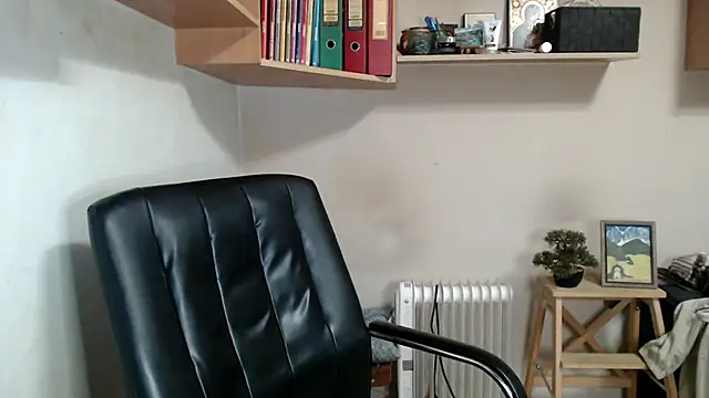 katemodel online show from April 21, 7:04 am