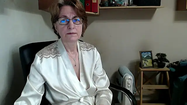 katemodel online show from March 24, 8:03 am