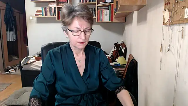 Snapshot of katemodel chatting on September 30, 7:25 am katemodel online show from September 30, 7:25 am