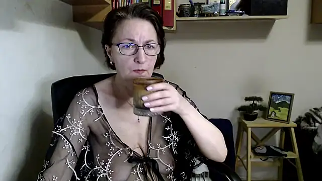 Snapshot of katemodel chatting on June 23, 6:33 am katemodel online show from June 23, 6:33 am
