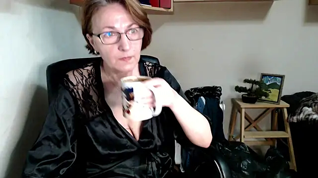 Snapshot of katemodel chatting on June 10, 6:25 am katemodel online show from June 10, 6:25 am