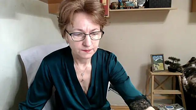 katemodel online show from January 13, 7:56 am