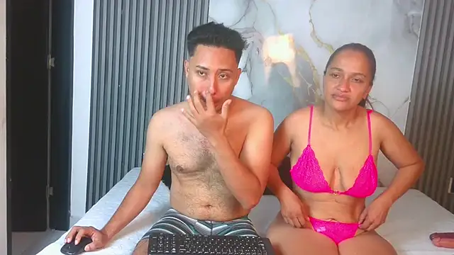 Snapshot of LunandCarlos chatting on May 21, 3:09 pm LunandCarlos online show from May 21, 3:09 pm