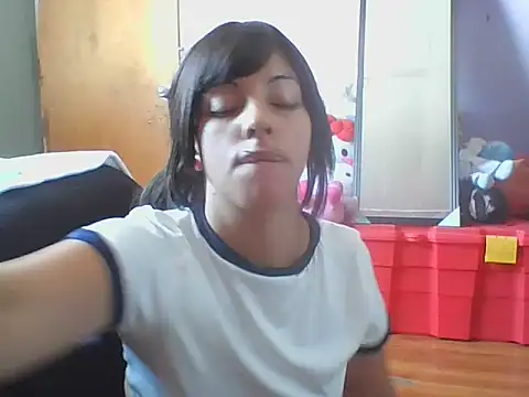 Snapshot of mimi_miauu chatting on February 12, 7:13 pm mimi miauu online show from February 12, 7:13 pm