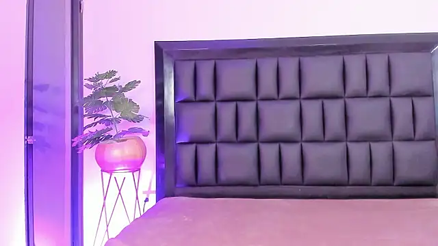 mia roosee1 online show from March 24, 5:18 am