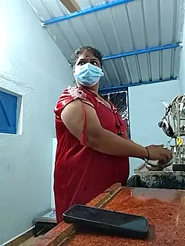 Snapshot of TamilSembaruthi143 chatting on February 19, 7:33 pm TamilSembaruthi143 online show from February 19, 7:33 pm