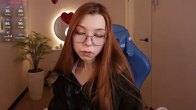 Snapshot of PinkAn8el chatting on February 18, 2:31 am PinkAn8el online show from February 18, 2:31 am