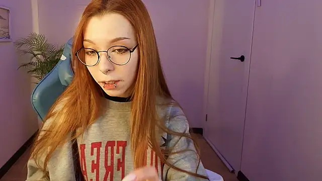 Snapshot of PinkAn8el chatting on February 4, 2:28 am PinkAn8el online show from February 4, 2:28 am