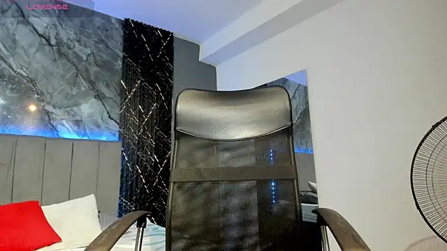 milo cruz  online show from February 13, 6:02 am