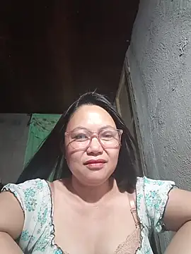 hotpinay 45 online show from April 4, 8:15 pm