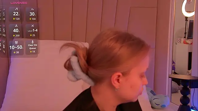 MollyHilton online show from March 14, 6:58 pm