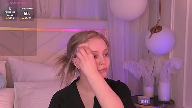 MollyHilton online show from March 6, 6:36 pm