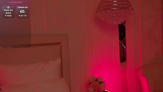 MollyHilton online show from March 31, 5:59 pm