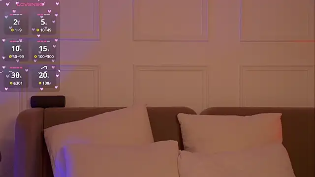 MollyHilton online show from April 14, 1:27 pm